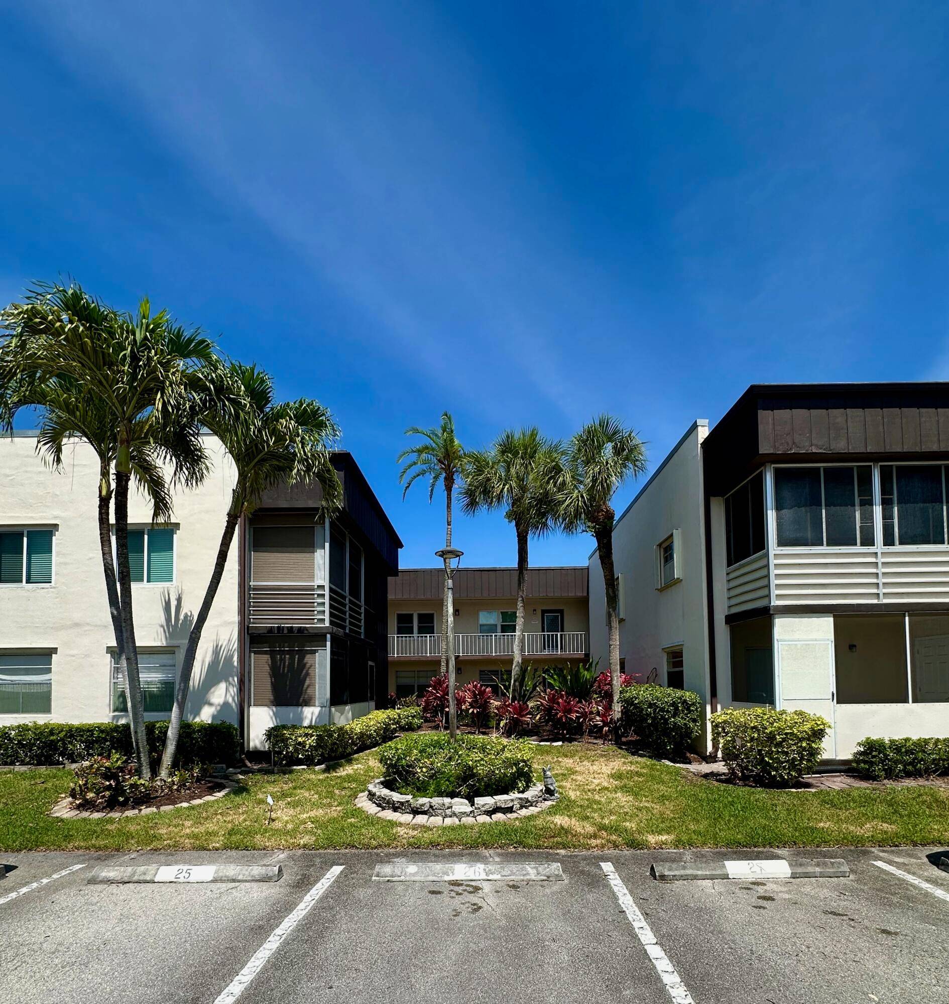 55 Beautiful Updated First Floor Corner Condo in Kings Point Golf Country Club, Burgundy Section.