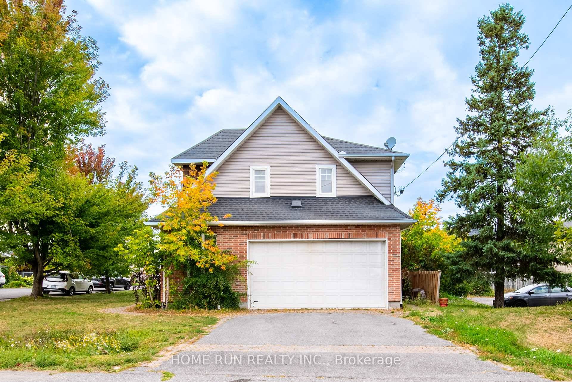 This stunning, custom built 4 1 bedroom, 4 bathroom, double car garage home has fantastic curb appeal and is ideally located within walking distance of local amenities, parks, and shopping.