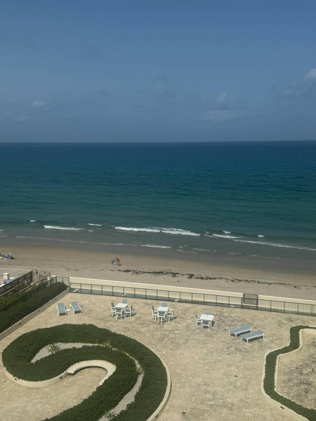 Available immediately as a furnished, seasonal rental !