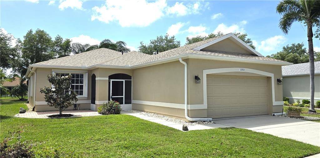 Come enjoy this 2 2 2 home with den, living dining rooms.
