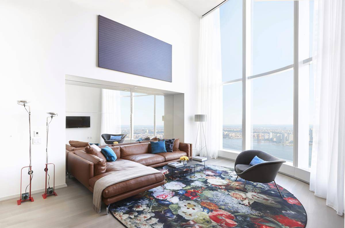 Luxurious Double height ceilings 3BR 3BTH Duplex residence with Water and park Views !