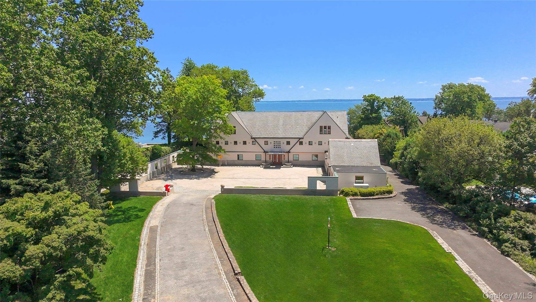 Once in a lifetime waterfront living !