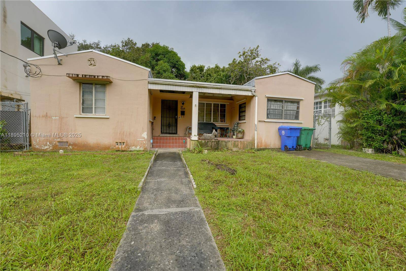 Investor Friendly 2 bedroom 1 bathroom, In the heart of red hot MIMO District, steps to Blue Collar, Vagabond, Panther Coffee, Legion Park Farmer s Market, Sweat 440, and more.