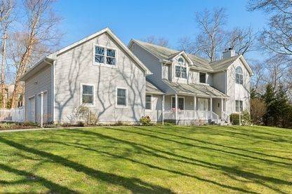 Sag Harbor Village Post Modern!