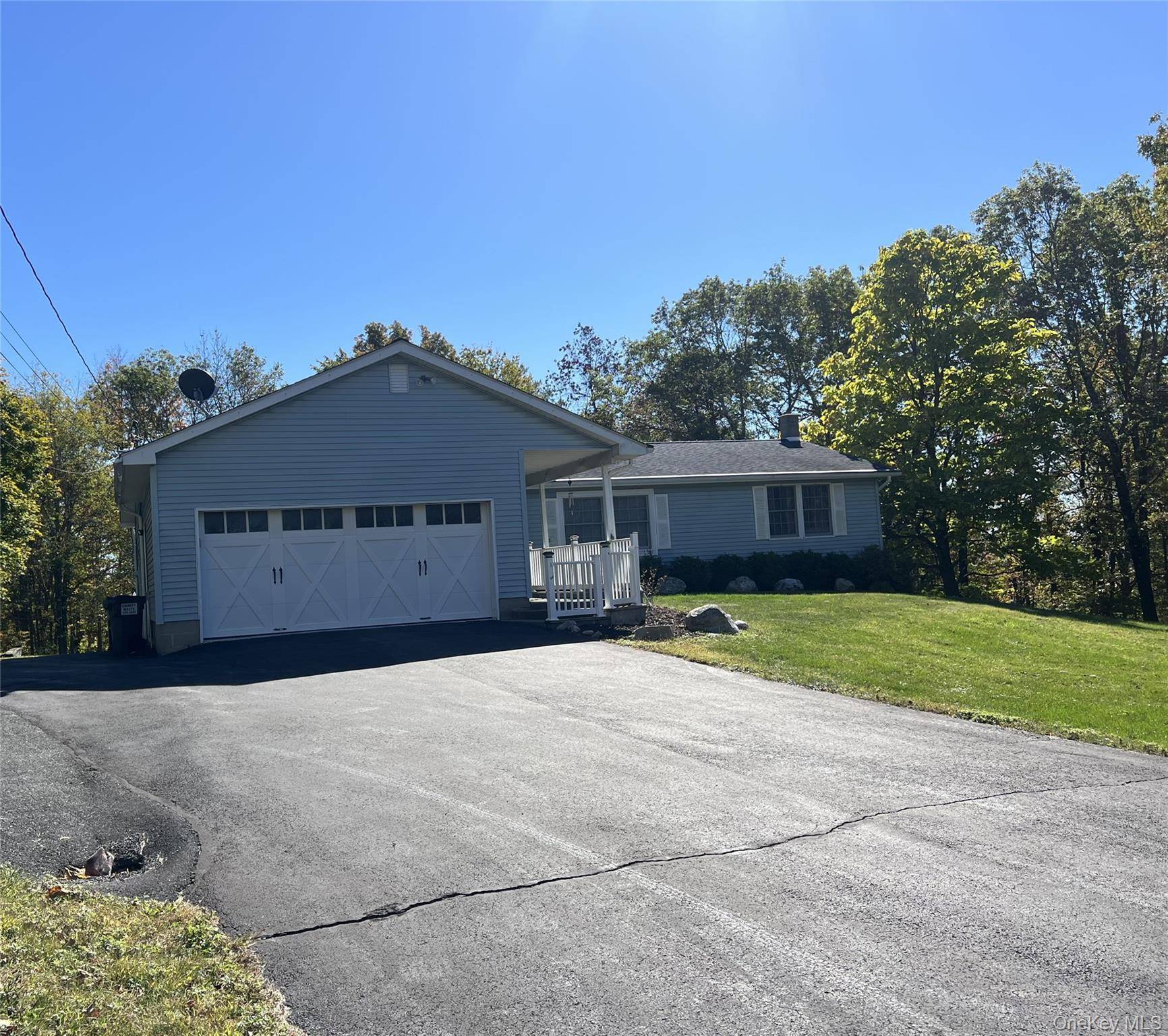 Beautifully maintained home and property located in Bloomingburg.