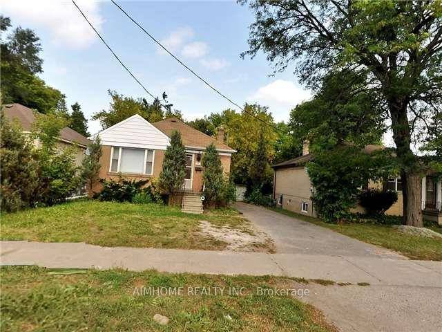 Excellent Location, Potential of Commercial amp ; Residential, Newly Renovated, Spacious 3 bedroom Bungalow with Possibility of 4 bedrooms, In suite Laundry, Quartz Countertop, Bus stop at front Door, Step ...