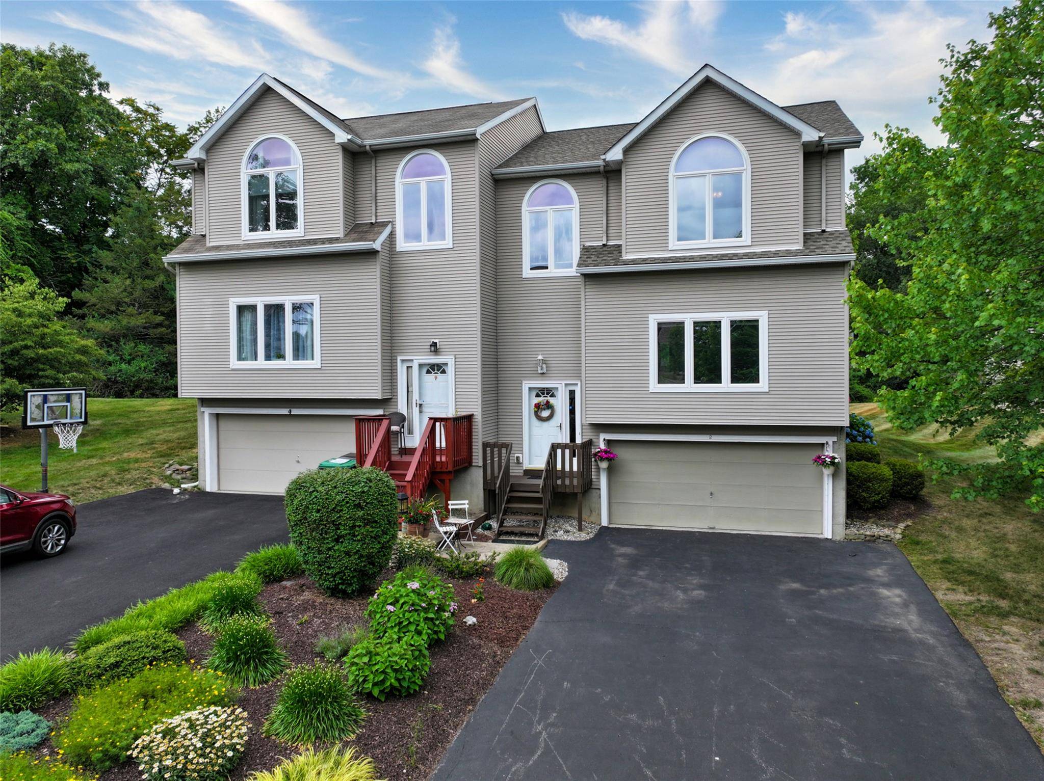 Welcome Home ! This pristine townhome in the highly desirable Strawtown Farms neighborhood is everything you are searching for.