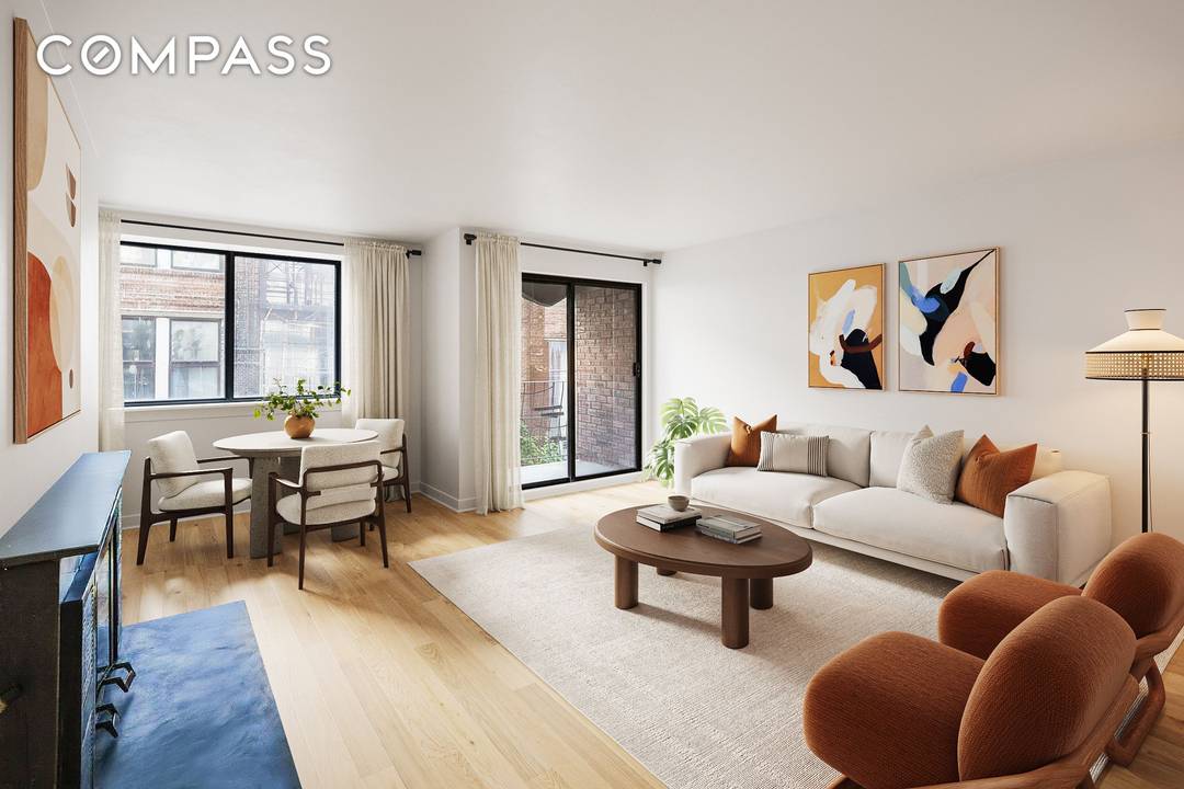 This generously proportioned, south facing one bedroom apartment is ideally located just one block from Lexington Avenue, right in the heart of the charming Carnegie Hill neighborhood.