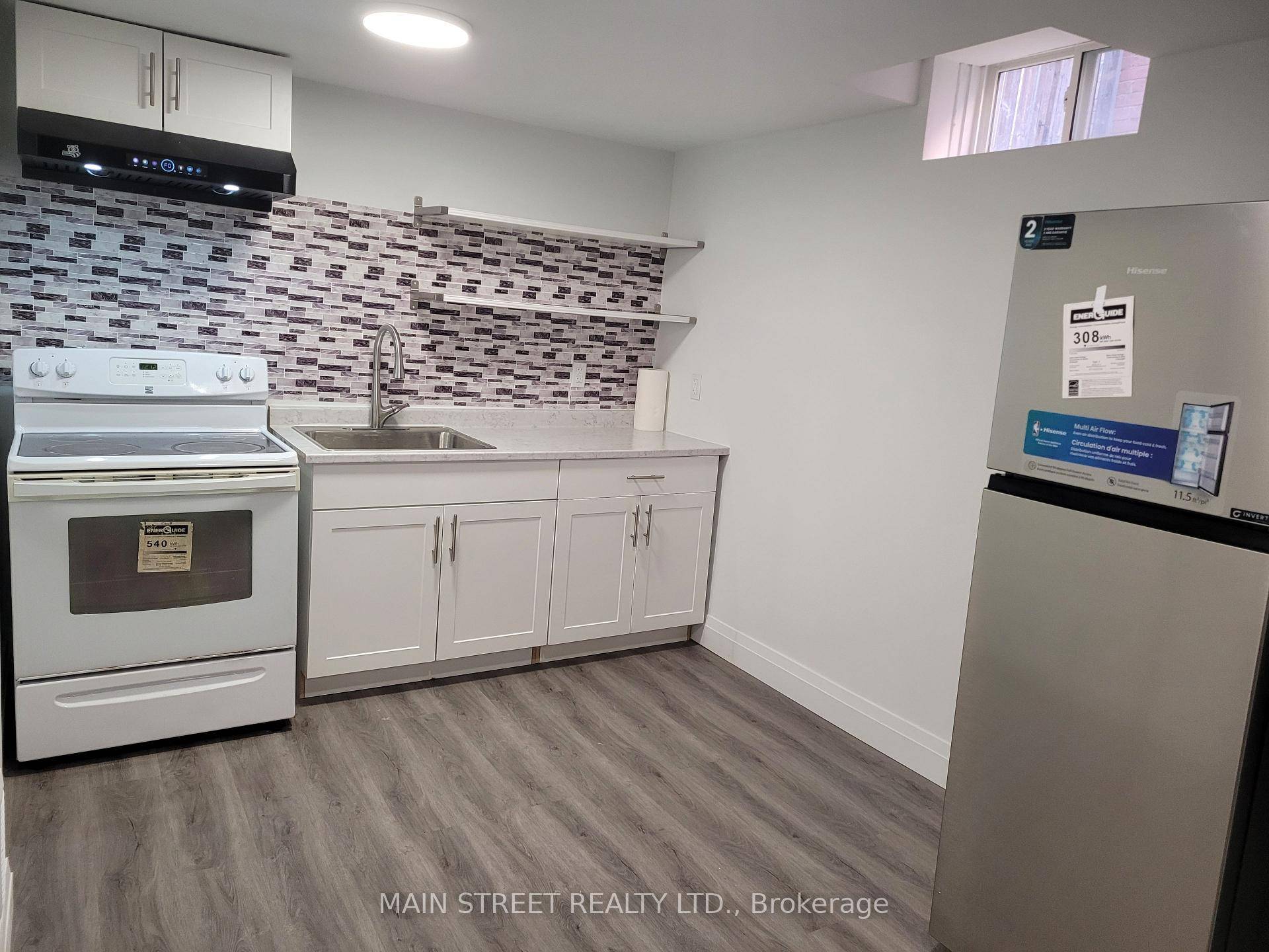 Freshly renovated legal apartment in a desired area.