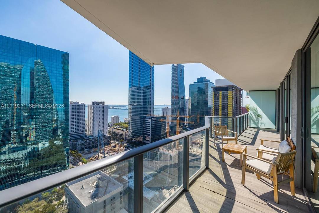 Stunning 2 bedroom plus den, 2 bath residence in the heart of Brickell with breathtaking skyline and city views.