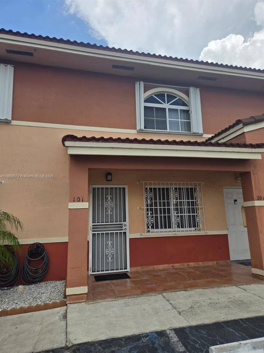 Gorgeous, fully remodeled 2 Bed 2 Bath Corner Unit.