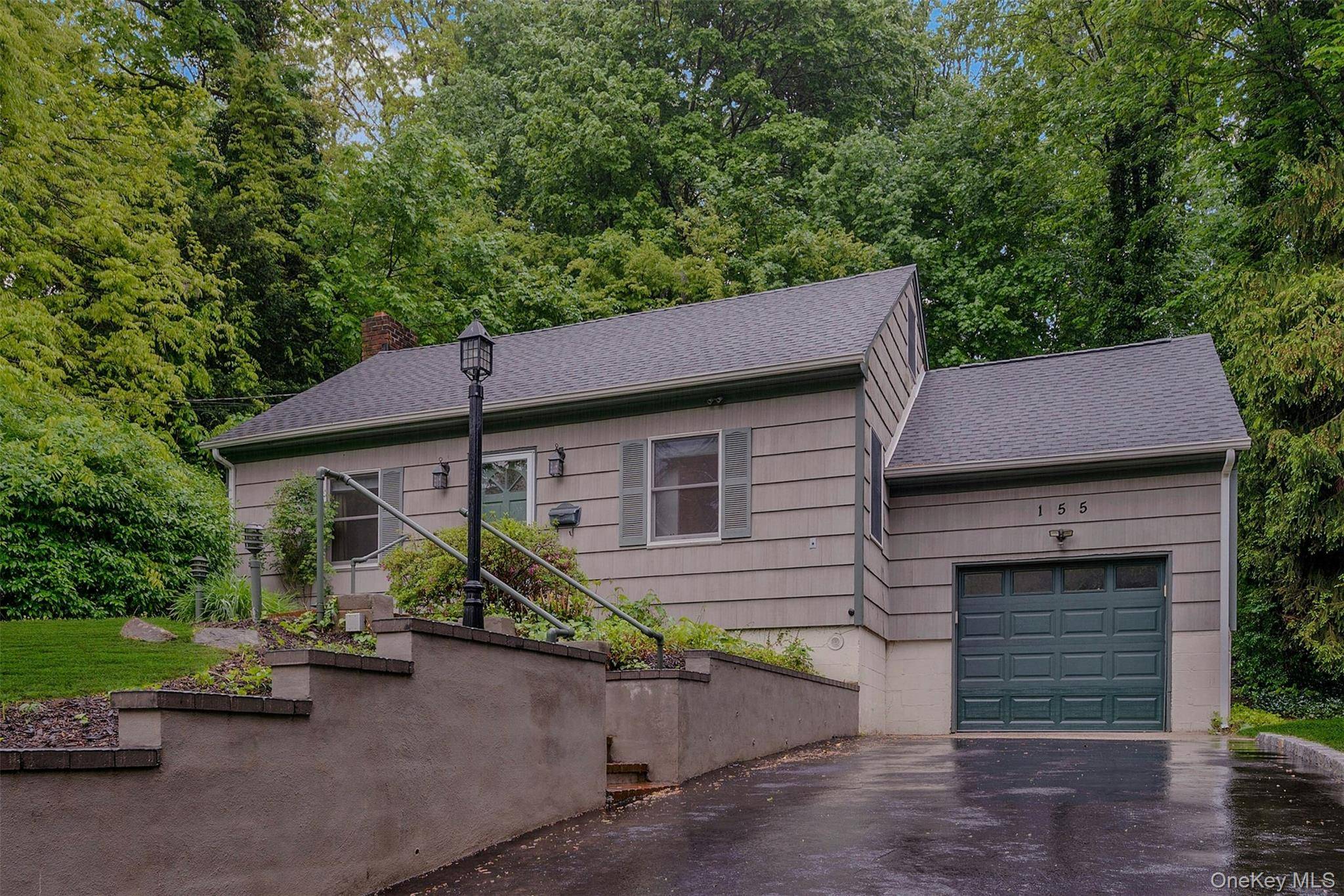Grab This Opportunity to be Near Huntington Village !