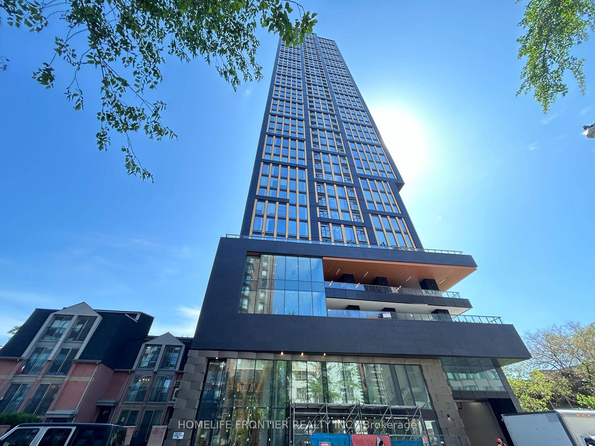 Welcome To Comfortable 1 Bed Den, 2 Bath Suite Of A Premier Centre Court Development In Toronto Downtown East.