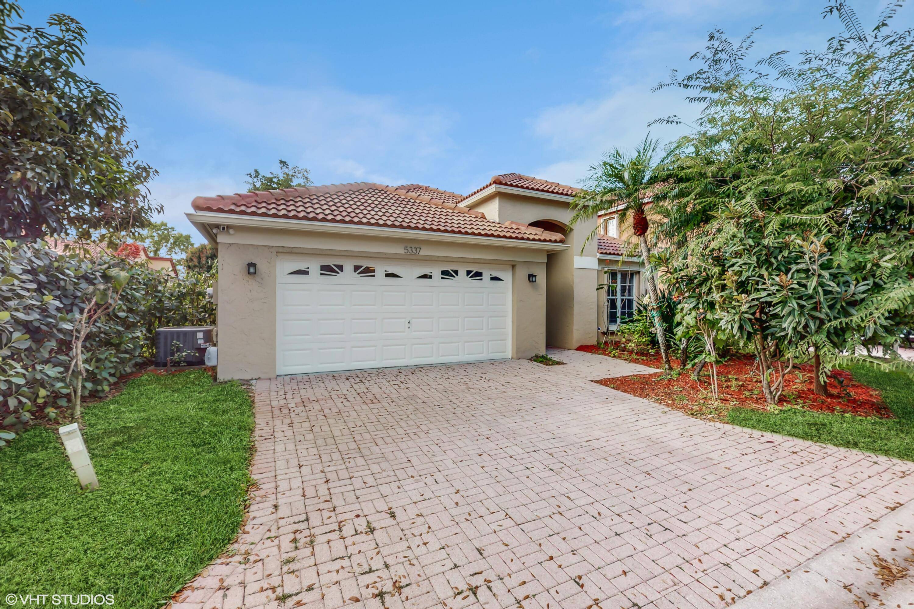 WOW Sweet Pool Home with New Roof Oct 2023, This Ranch Style home has been Update Upgraded, New Pool Finish 2020, Large Screened Patio with southern exposure, Large Porcelain Tile ...
