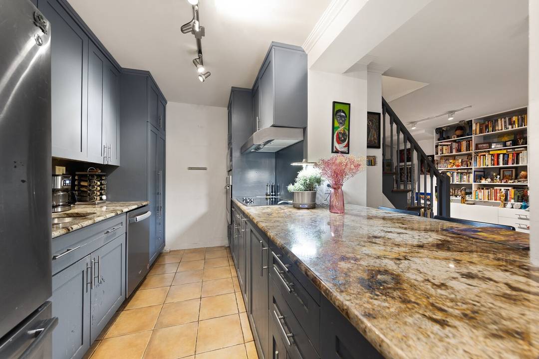 Rare townhouse living with low maintenance in an exceptional coop on a beautiful tree lined street.