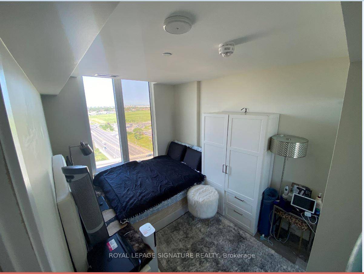 Discover upscale urban living in this stunning 2 bedroom penthouse with breathtaking views in every direction.