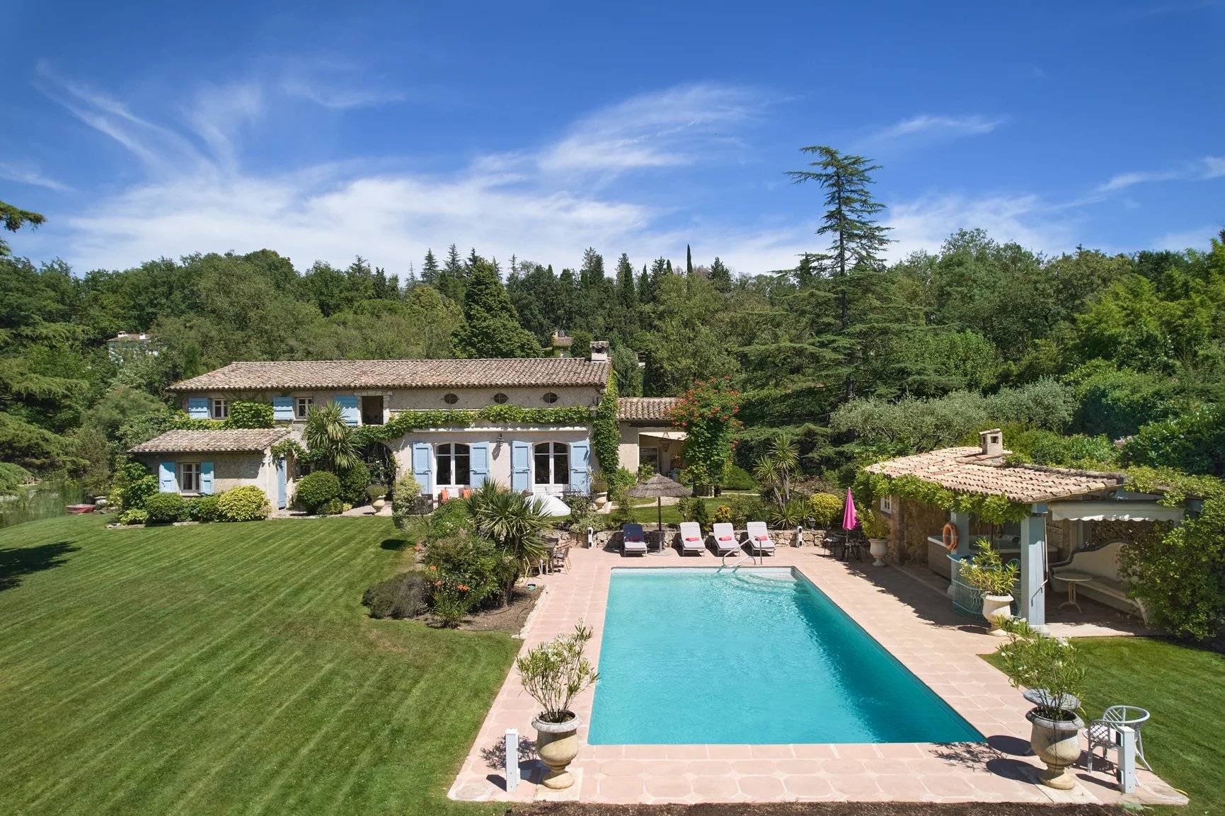 Exceptional provencal style. property in a gated domain