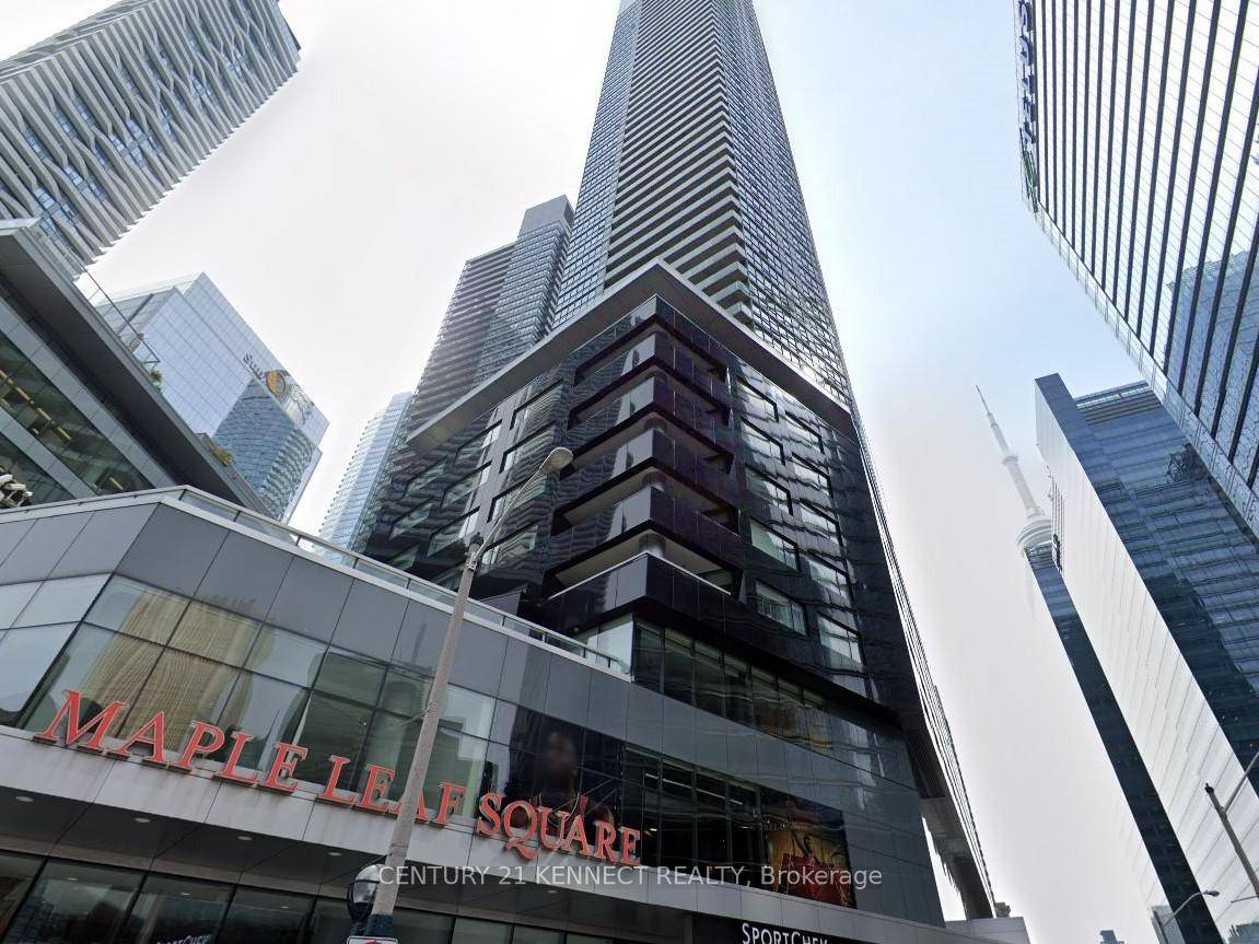 Stunning Maple Leaf Square, With Amazing City amp ; Water Views From High Up !