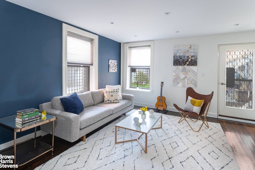 Located in a 22 foot wide townhouse between Carroll and President Streets in the heart of the historic district, this mint 2 bedroom 2 bath coop provides a gracious and ...
