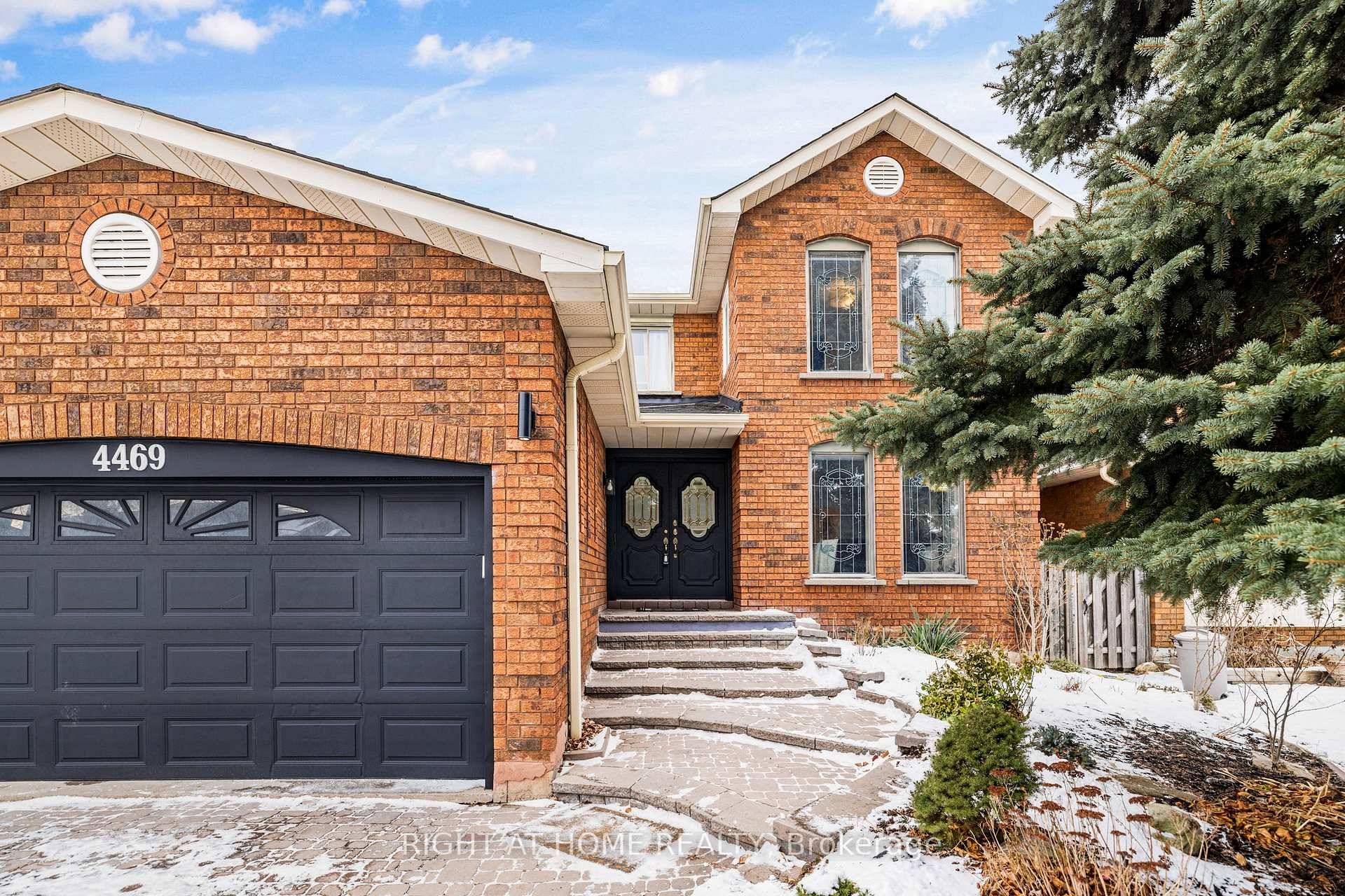 Welcome to this spacious and well maintained detached home in the heart of Central Erin Mills, one of Mississauga's most sought after neighbourhoods.