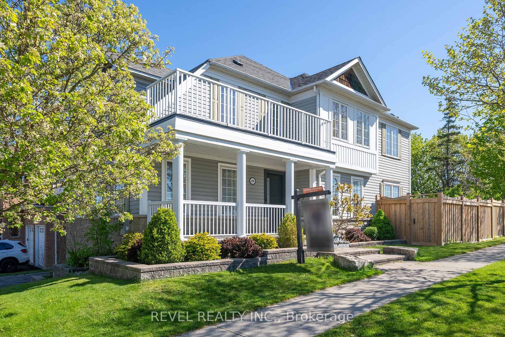 Spectacular Lakeside Living Backing onto walking path and green space.