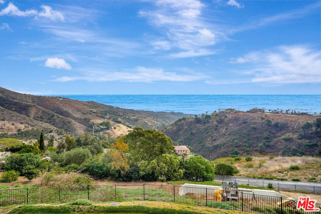 28405   Via Acero St 8BR Malibu La
