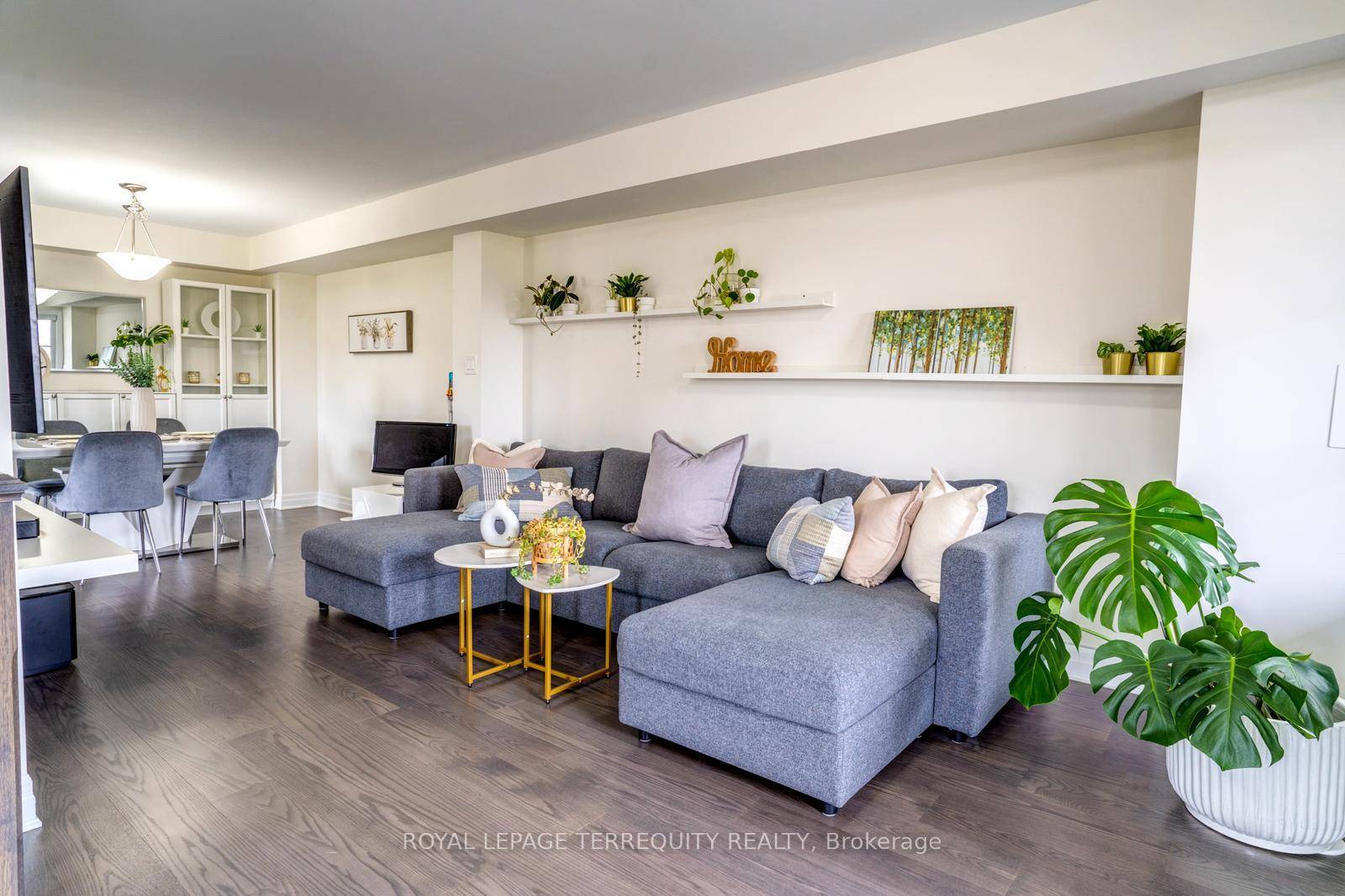 Discover modern living in this stunning Toronto townhome, nestled in a vibrant community.