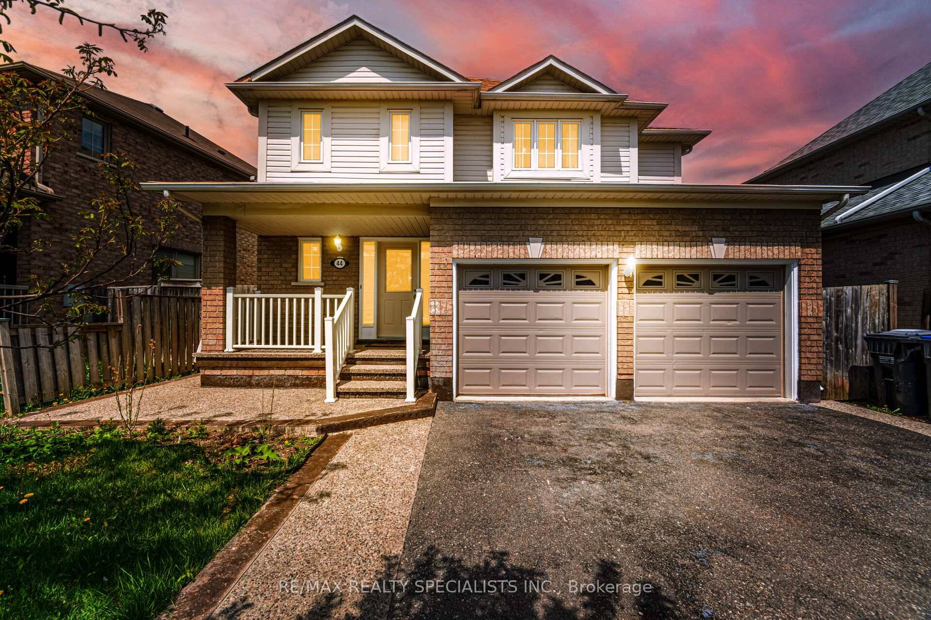 Stunning, Well Maintained and Newly Renovated 4 2 Bedroom, 4 Bath Home in Sought After Fletchers Creek Village !