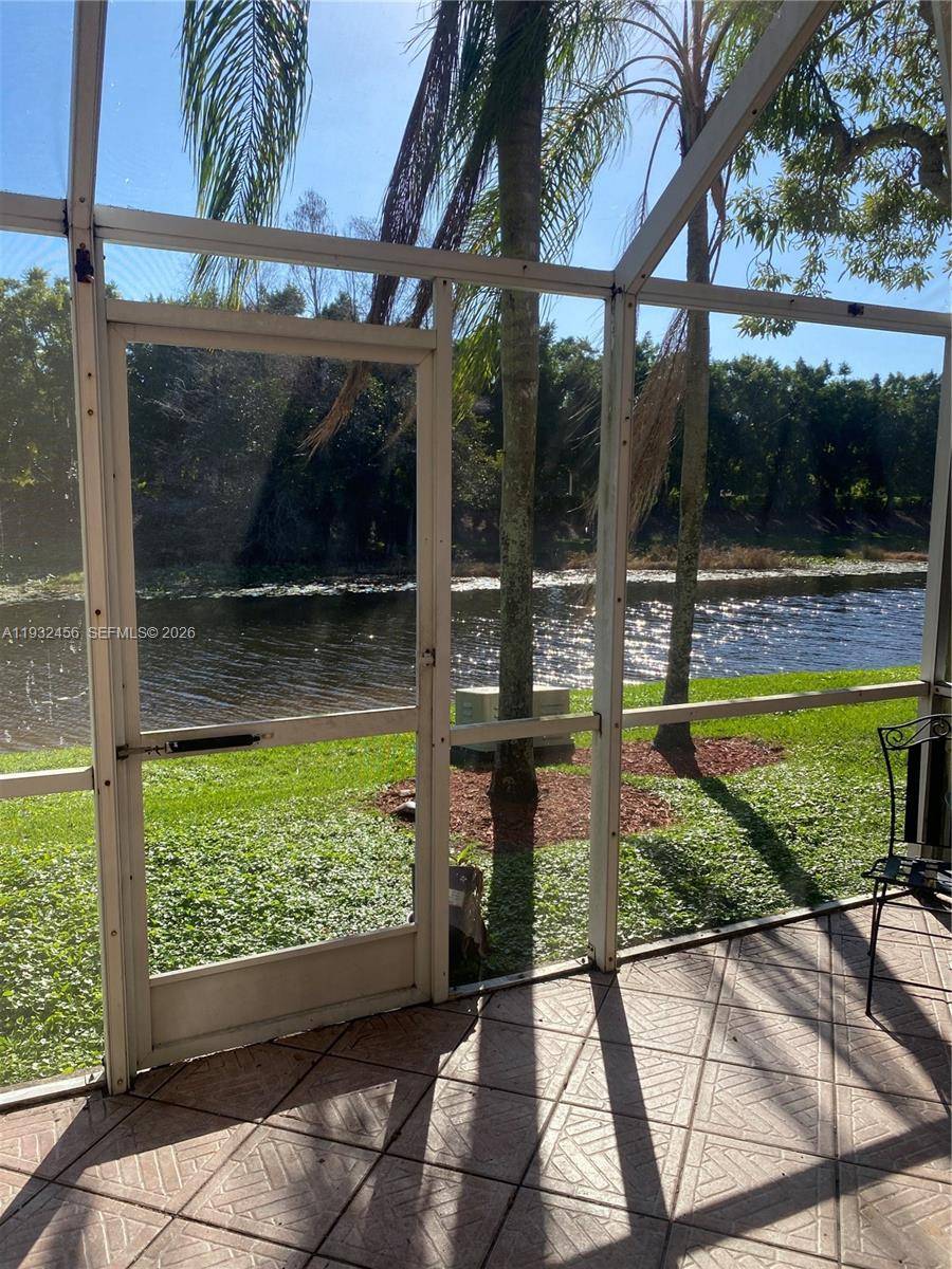 Amazing townhouse in a private and highly desirable neighborhood.