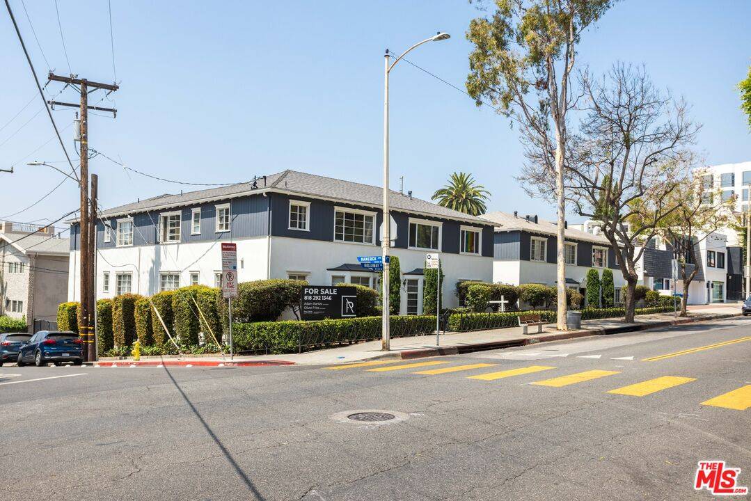 8730   Holloway Dr 16BR Sunset Strip La