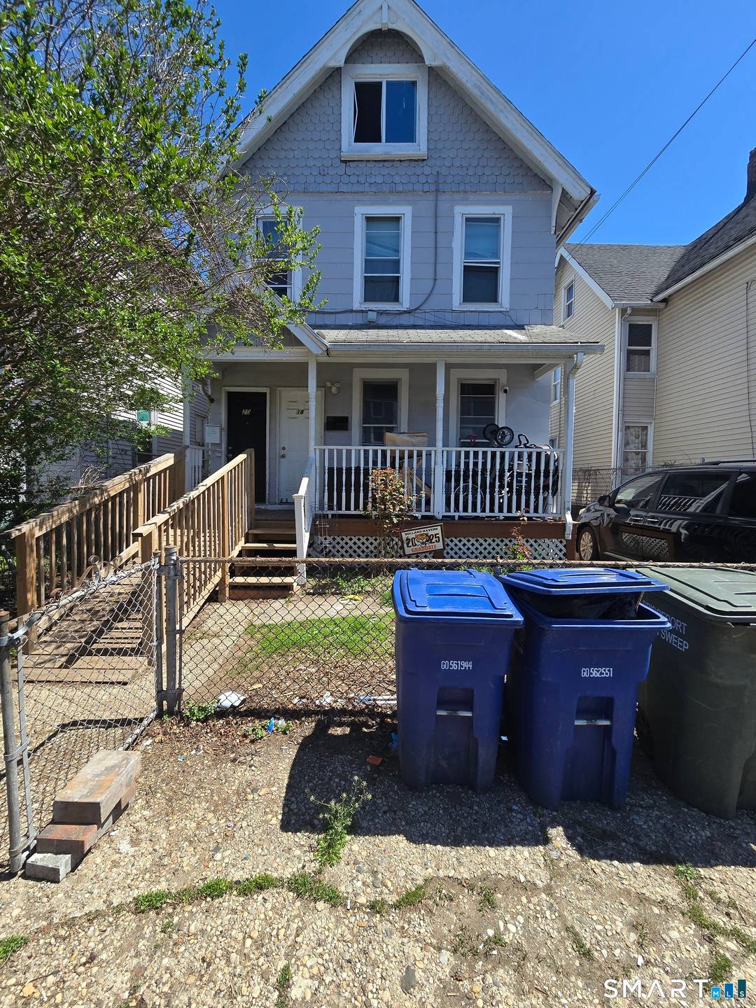 This very large 2, 679 sqft 2 family property is perfect for any home owner or investor.