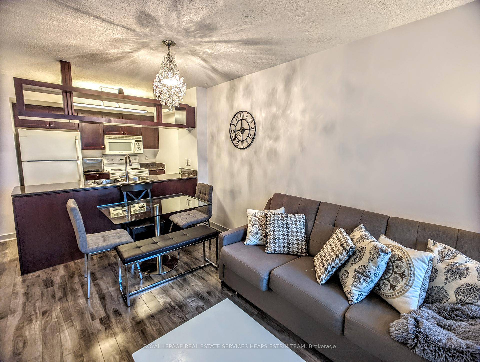 Rare Opportunity in the Heart of Downtown !