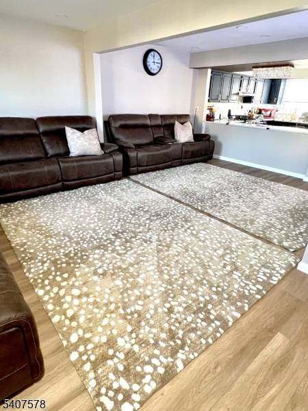 Fully renovated and luxurious 4 bedroom, 2.