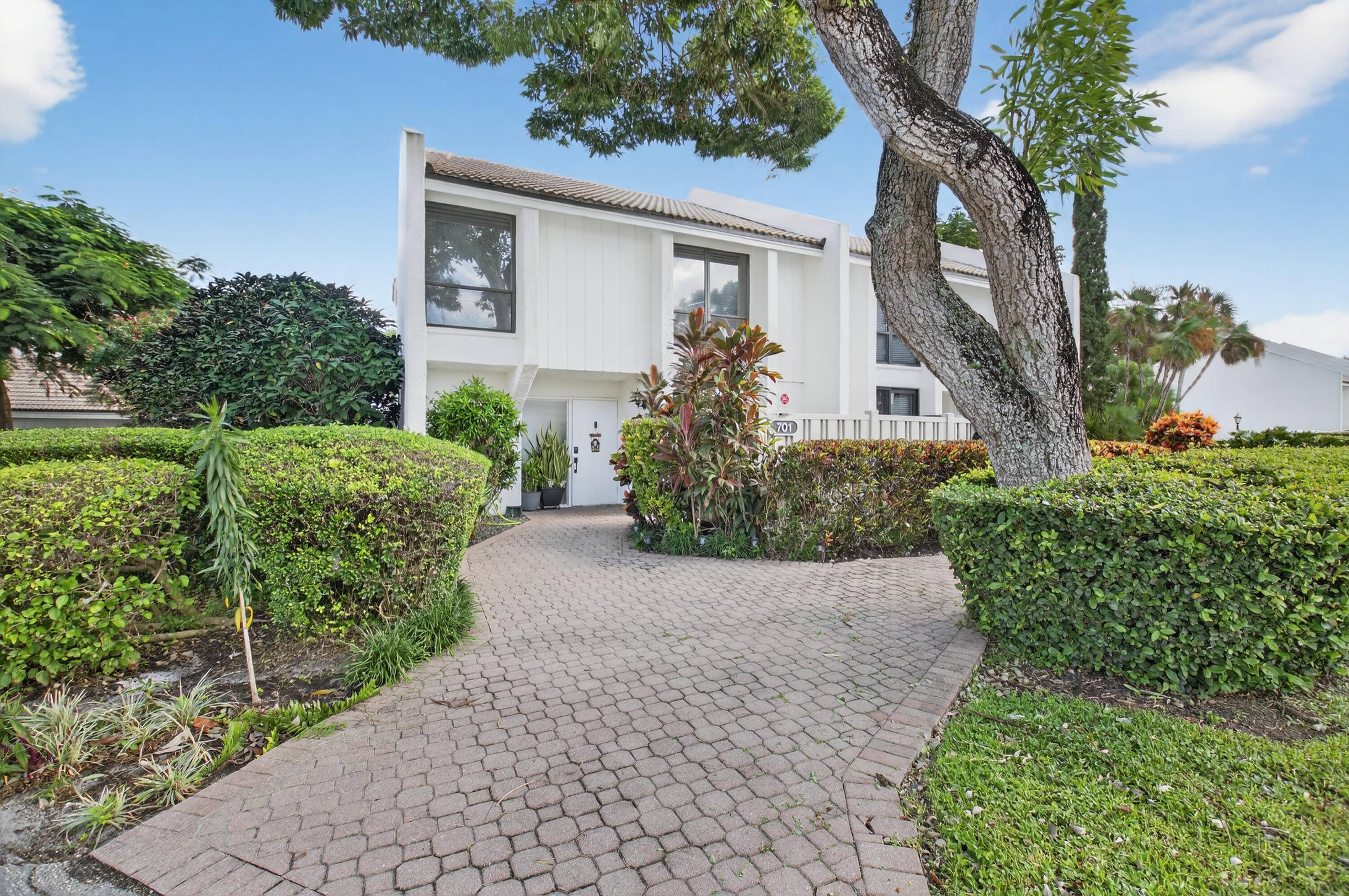 Bridgewood 3 bedroom, 2. 5 bath town house.