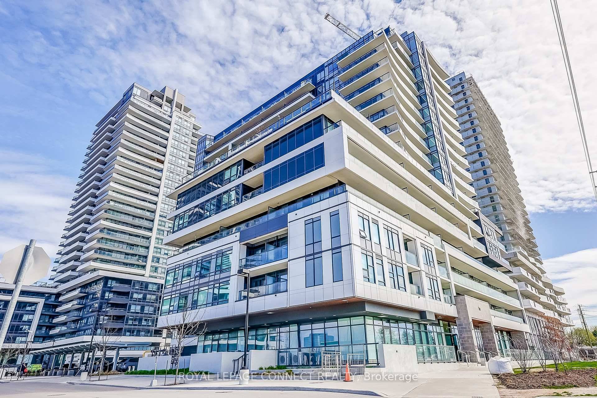 Welcome to this stunning 2 bedroom penthouse corner suite with split bedroom floor plan.