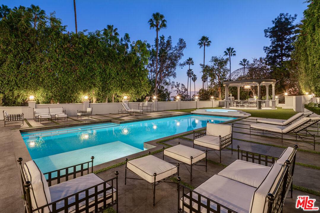 402 Doheny Rd 5BR Beverly Hills Post Office | B.H.P.O. La
