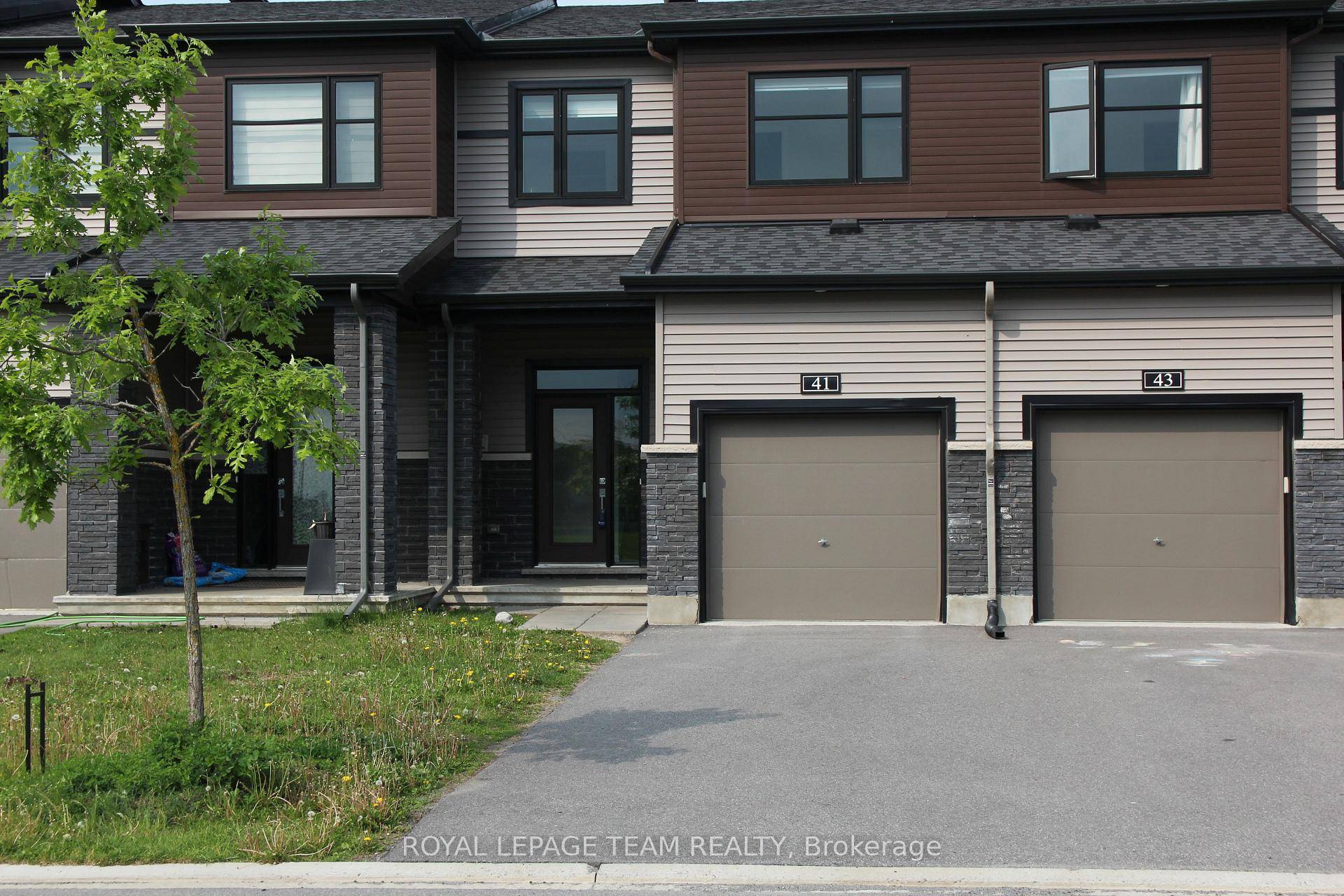 Welcome to 41 Finglas Court in Quinn's Pointe.