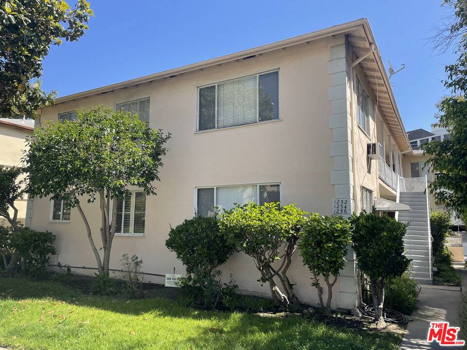 1252   Smithwood Dr 8BR Beverlywood La