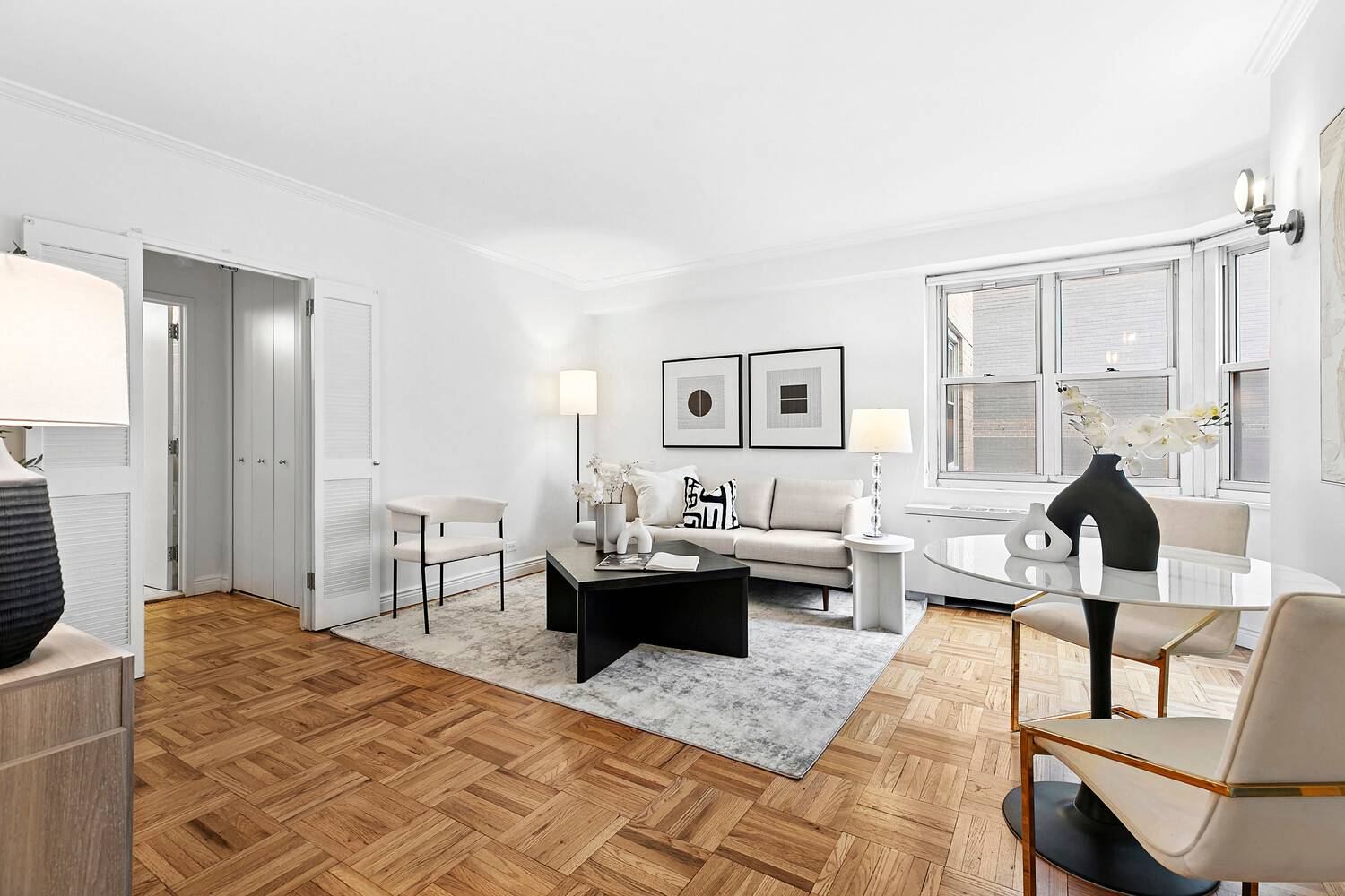 Mint Condition, Move In Ready One Bedroom in Prime Lenox Hill !