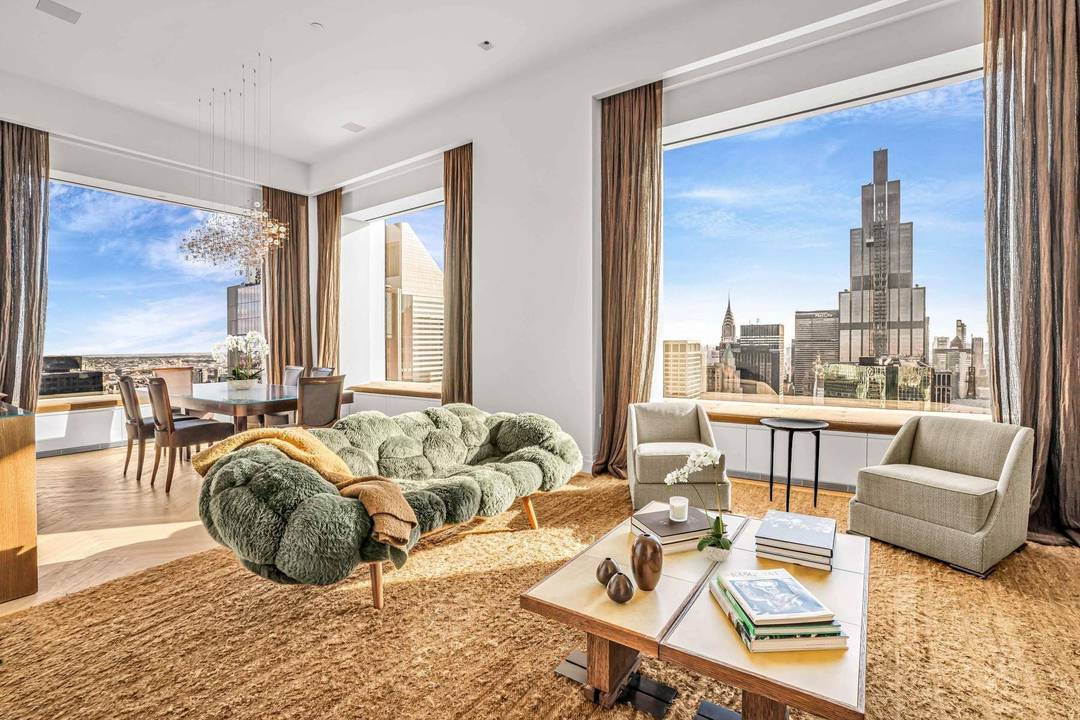Welcome to Residence 52B at the world renowned 432 Park Avenue, where celebrated designer Waldo Fernandez has created interiors that perfectly balance sophistication with warmth.