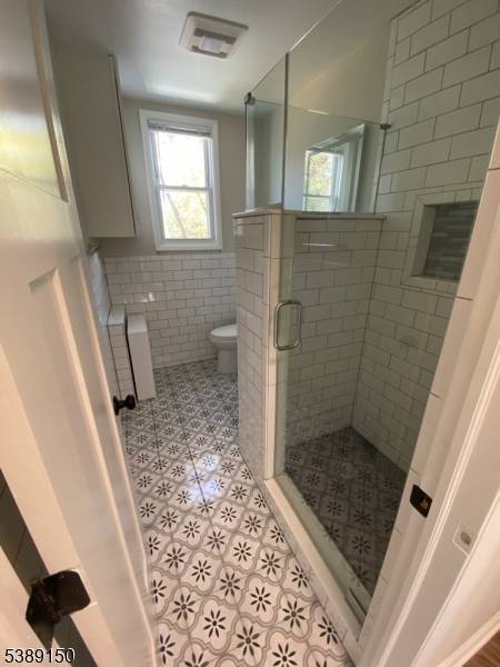 Fully renovated 3 bedroom 1.