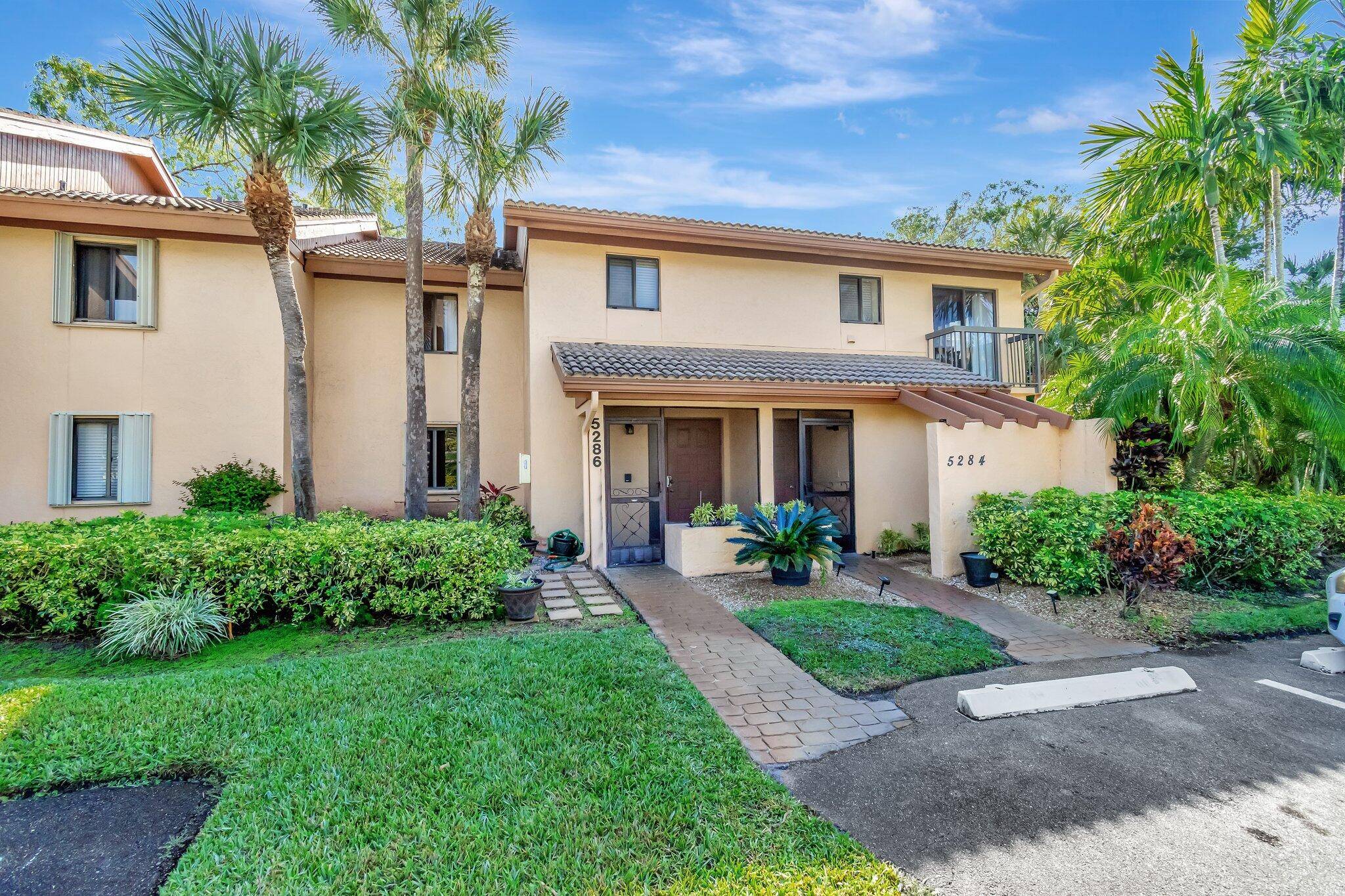 Discover the perfect blend of luxury and comfort in this stunning 3 bedroom 2 bath condo, offering breathtaking panoramic views of the golf course all with no mandatory membership fees ...