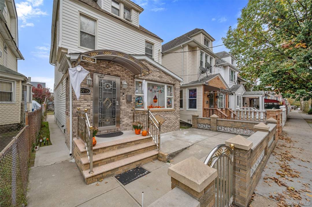 Welcome to 107 15 Lefferts Blvd, Location Location Location !