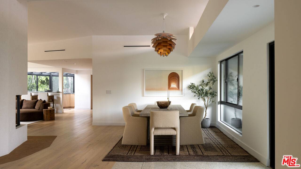 2247 Chelan Pl 5BR Hollywood Hills East La