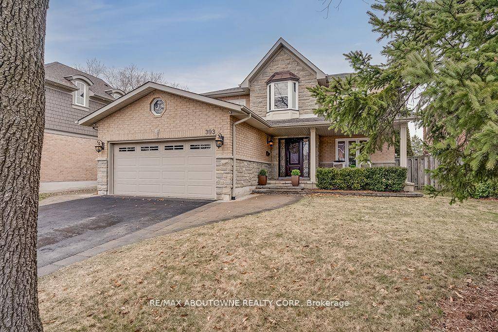 Stunning Luxury Residence on a Quiet, Tree Lined Crescent !