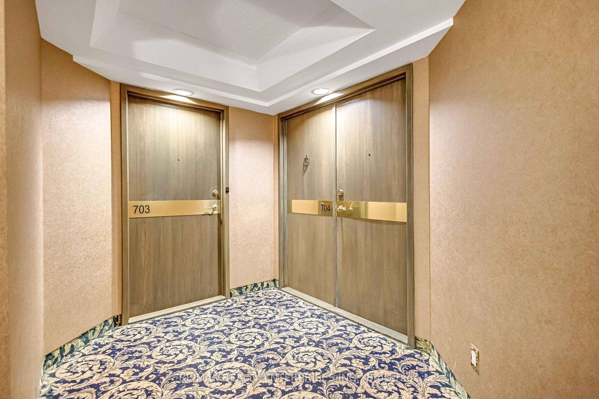 Welcome to the prestigious Granite Gates, where luxury, comfort, and natural beauty converge.