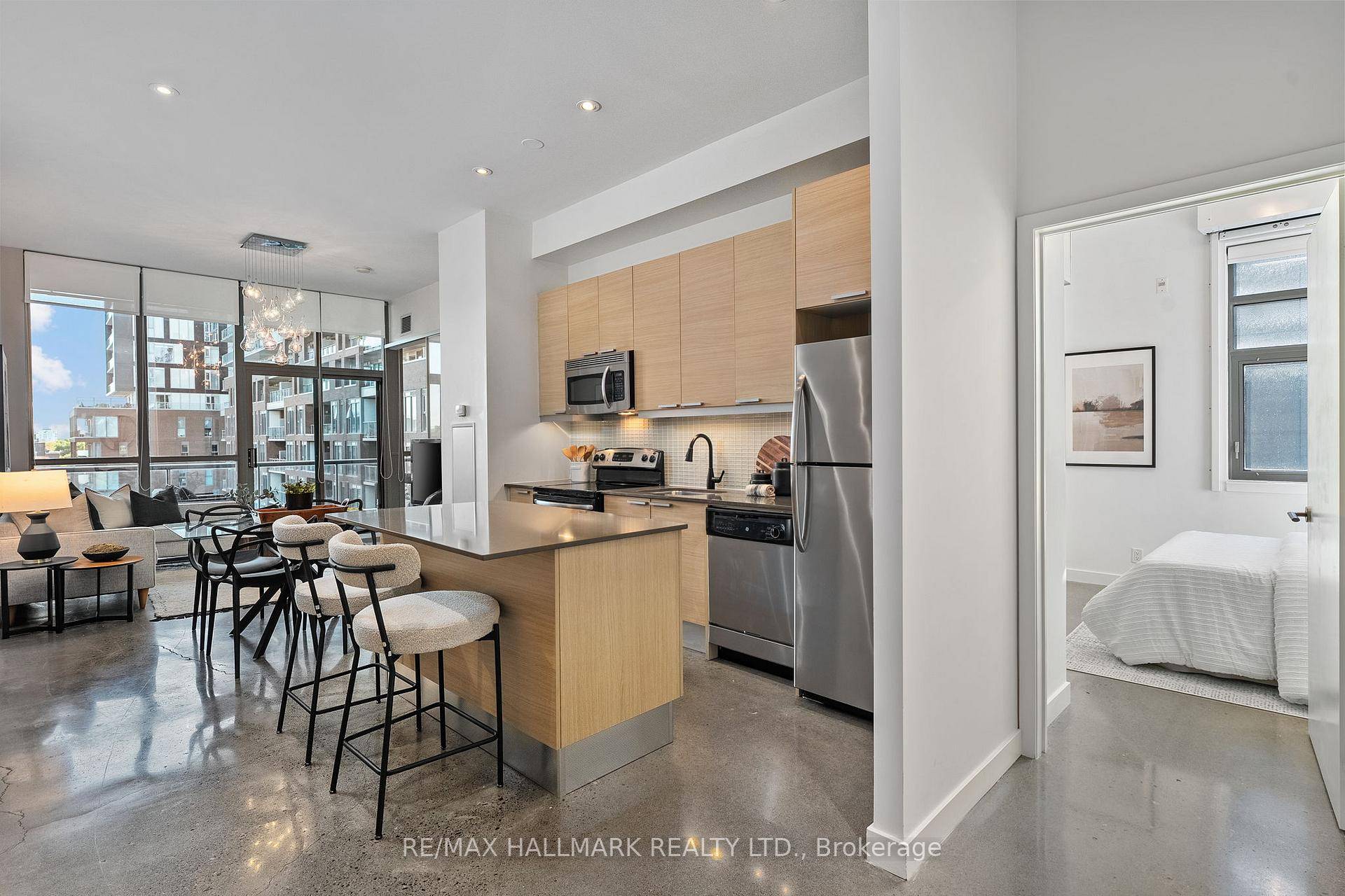 Stunning Edge Lofts 2 bedroom, 2 washroom, south east corner suite, large balcony along with a rare and high demand underground parking amp ; locker directly in front of the ...