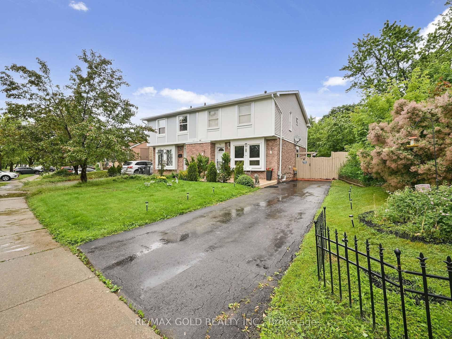 LEGAL BASEMENT APRTMENT Fully Renovated 3 1 Bedroom BASEMENT APRTMENT Home !