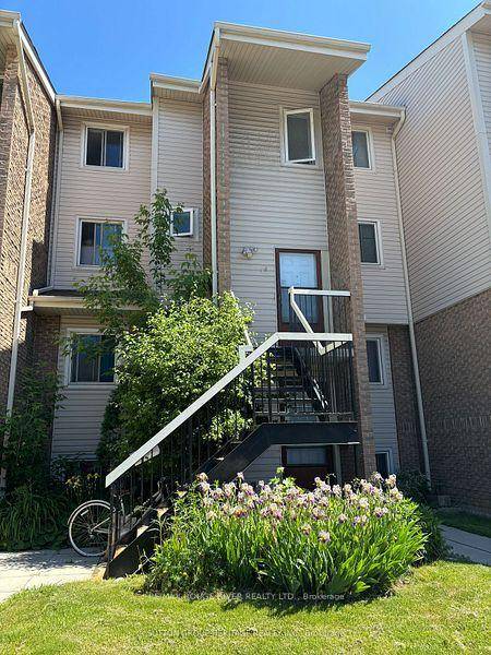 Bright and spacious 3 bedroom townhouse in a well established, family friendly community in central Pickering.