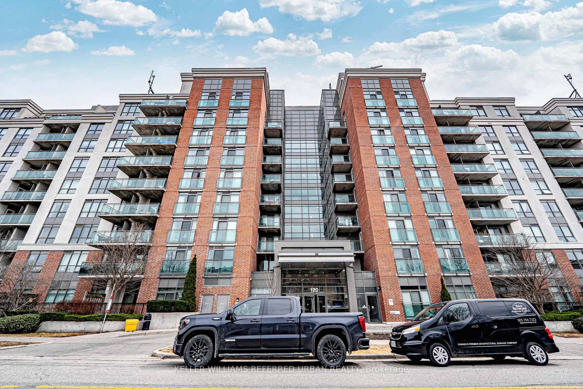 This beautiful unit awaits the perfect first time buyers or empty nesters to call home !